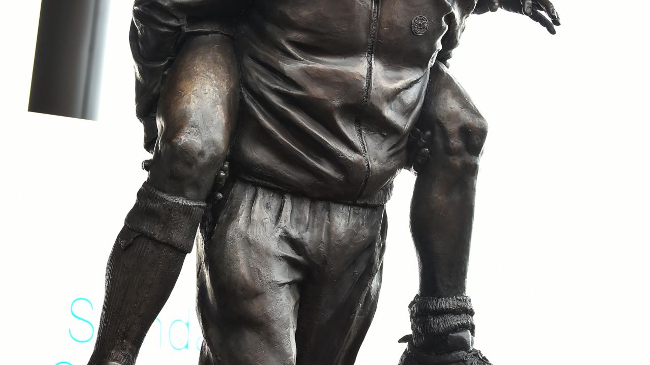 โมเมนต์ที่นิยามคำว่า “You’ll Never Walk Alone”