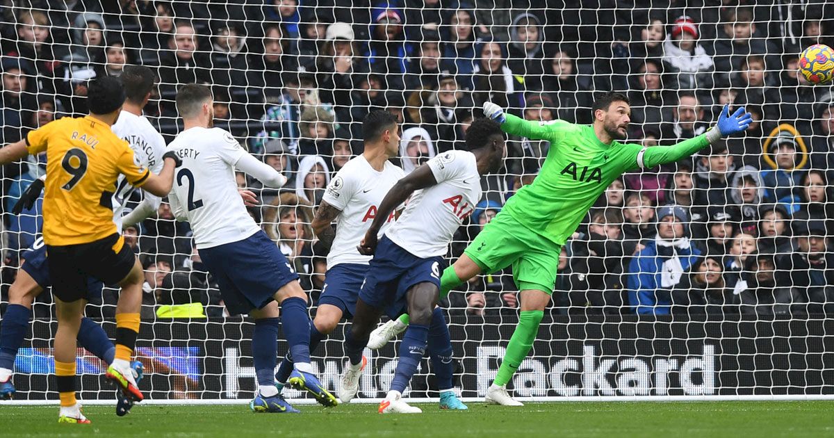 วูล์ฟส์เปิดบ้านเชือดไก่