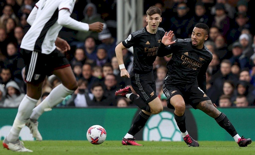 ปืนบุกยำฟูแล่ม3-0 นำจ่าฝูง