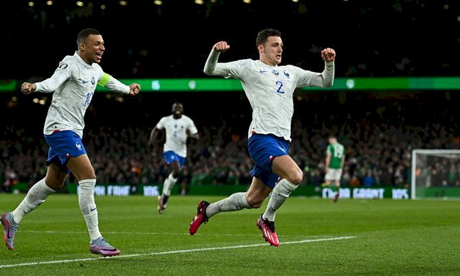 ตราไก่หืดจับเชือดไอริช  1-0