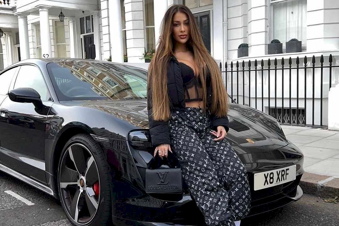 บินกลับแมนเชสเตอร์!! แอนโทนี่ สตาร์ดังชาวบราซิเลี่ยน ของแมนฯ ยูไนเต็ด บินกลับมาอังกฤษแล้ว