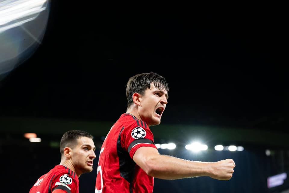 จากผู้ร้าย กลายเป็น ฮีโร่ !! "โอนาน่า" เซฟจุดโทษนาทีสุดท้าย ช่วยแมนยูฯ คว้า 3 แต้มแรก