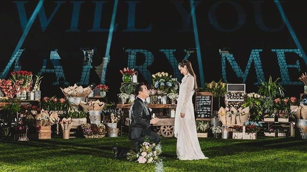 หวานฉ่ำ! อัยยวัฒน์ ปิด คิง เพาเวอร์ เซอร์ไพรส์ขอแต่งงานแฟนสาว