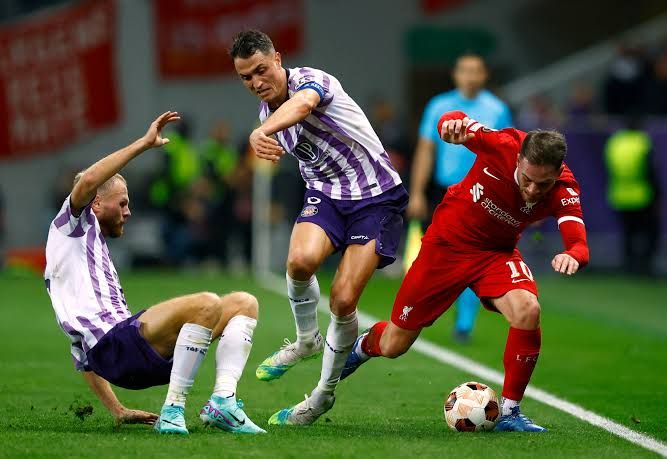 หงส์ช้ำ ถูกตูลูส ขย้ำ 3 - 2  แต่ยังนำฝูง