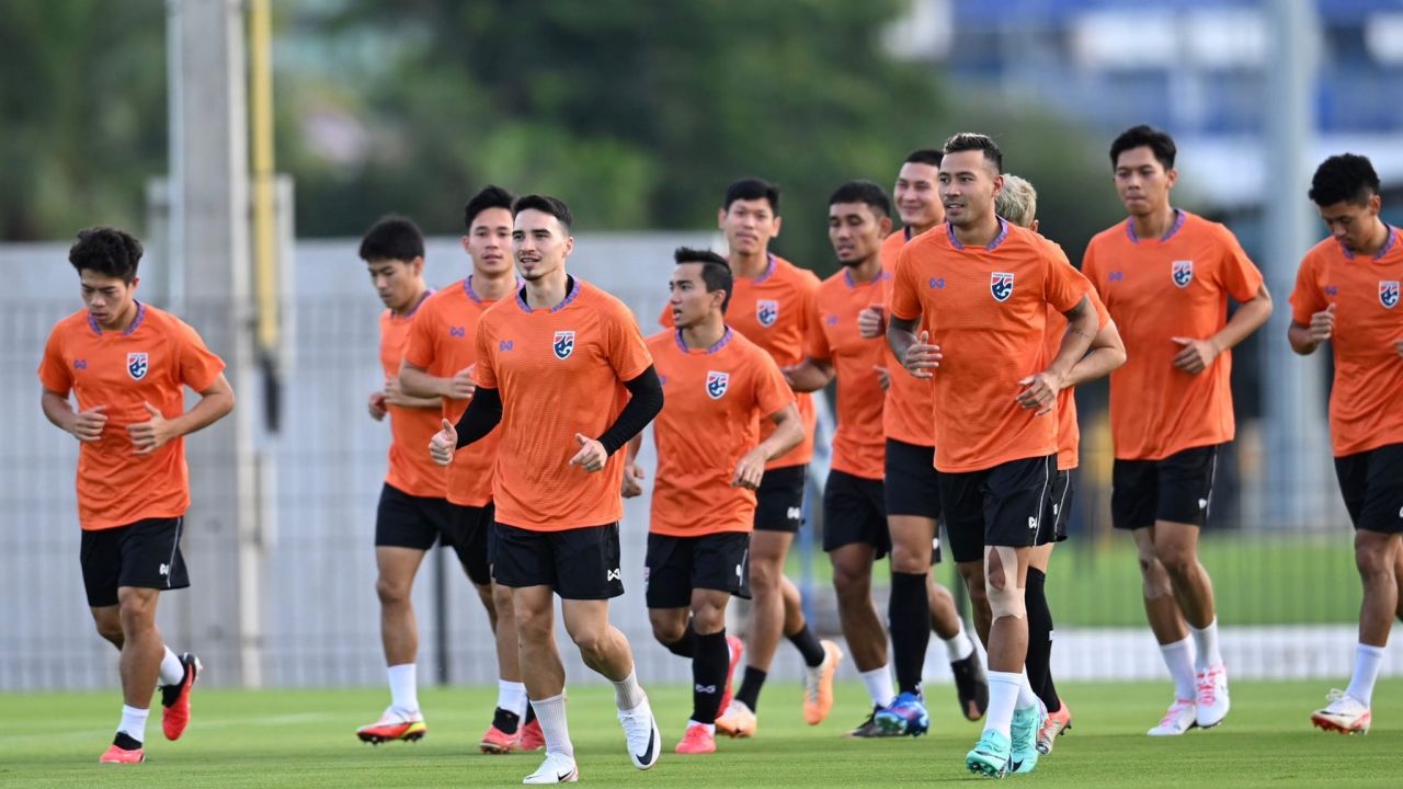 OFFICIAL : ทีมชาติไทย ประกาศรายชื่อ 23 นักเตะ ชุดลุยคัดบอลโลก