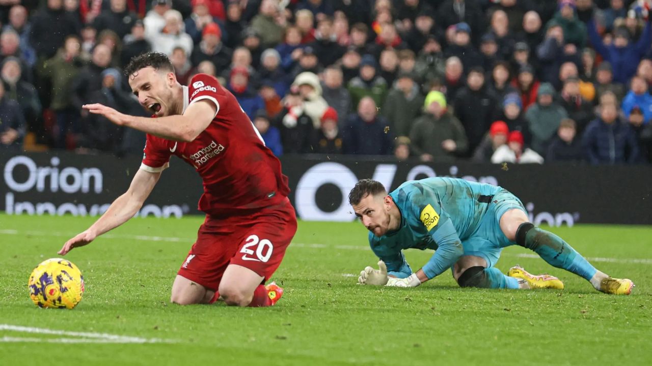 เอกฉันท์! เหล่ากูรูยืนยัน โชต้า พุ่งตบตากรรมการ