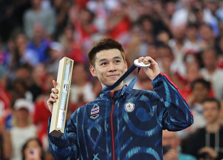 วิว กุลวุฒิ  ซิวเหรียญเงินประวัติศาสตร์ให้ไทย