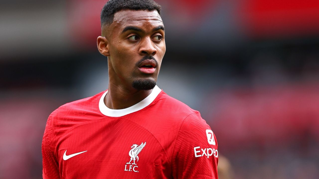 เอเยนต์ 'กราเวนแบร์ช' เผย นักเตะฝันซบ 'ราชัน'