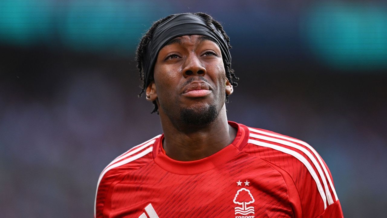 เอาเรื่อง! 'นิวคาสเซิ่ล' ทุ่มล่า เอลังก้า'