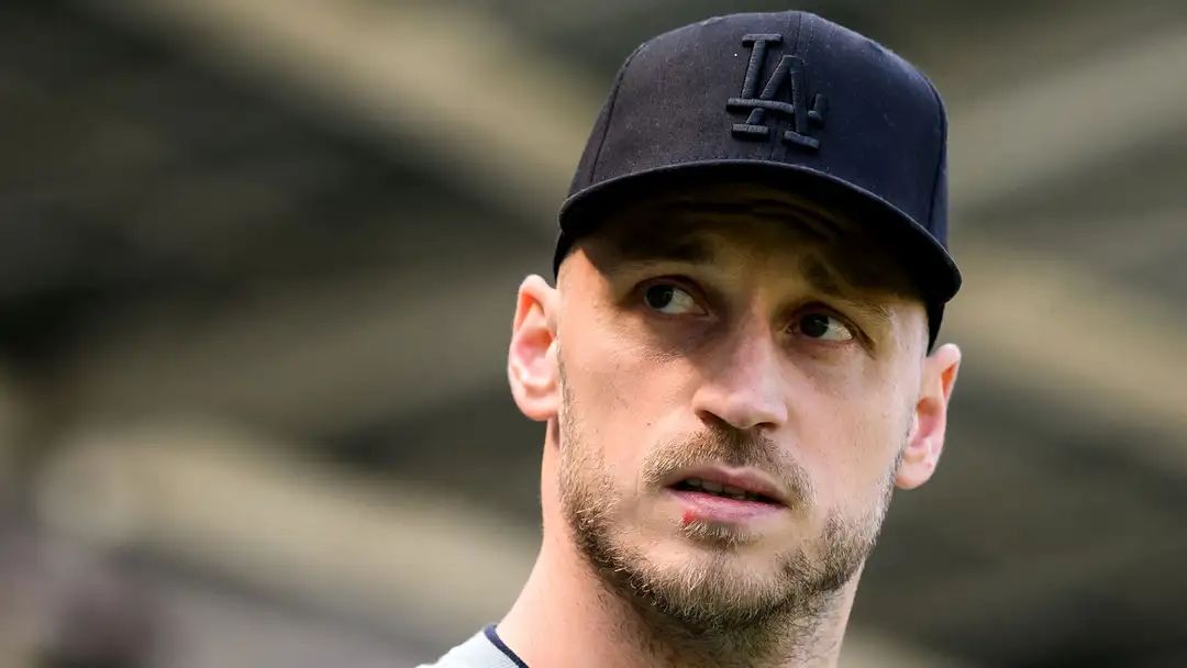 อาร์เนาโตวิชย้ายซบเรดสตาร์เพื่อเพื่อนรักที่จากไป