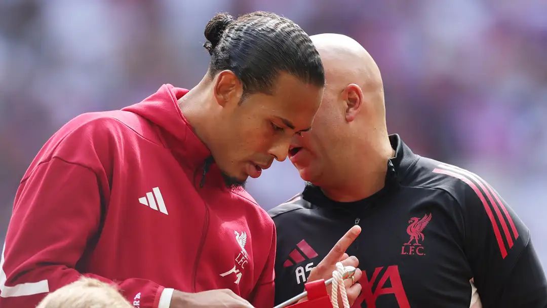 ฟาน ไดจ์ กระตุ้นหงส์เสริมกองหน้าเพิ่ม