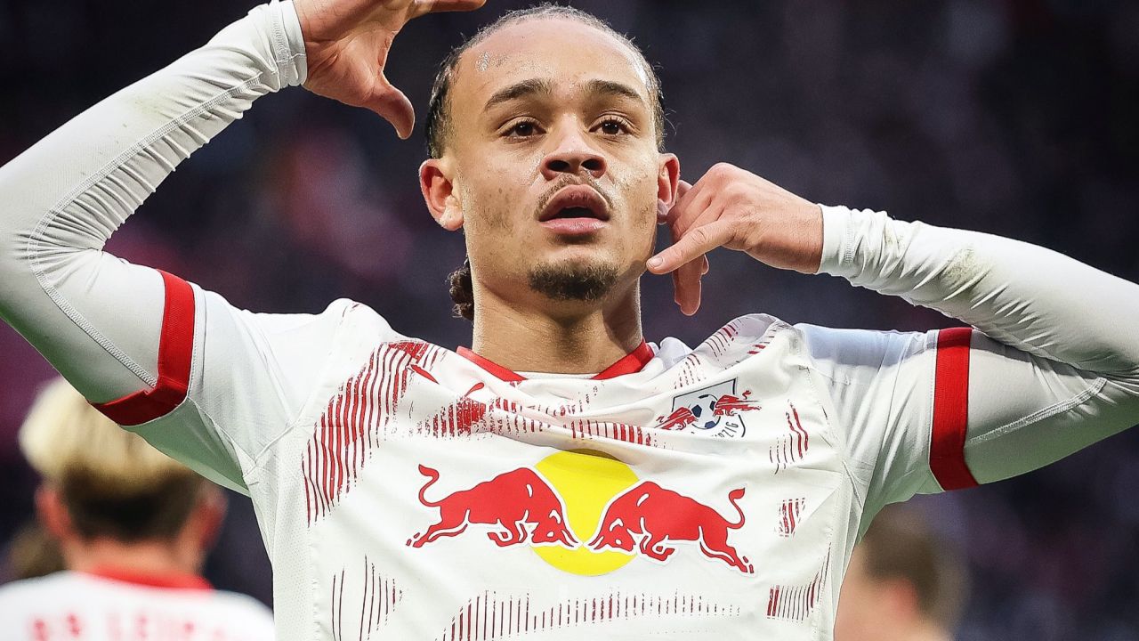 สเปอร์สจ่อได้ตัว! 'ไลป์ซิก' ตกลงปล่อย 'ซิม่อนส์'