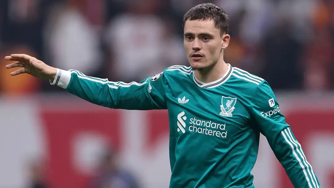 คาร์ราเกอร์ชี้ หงส์แดงเสียสมดุล แนะชล็อตพักเวียร์ตซ์ก่อน