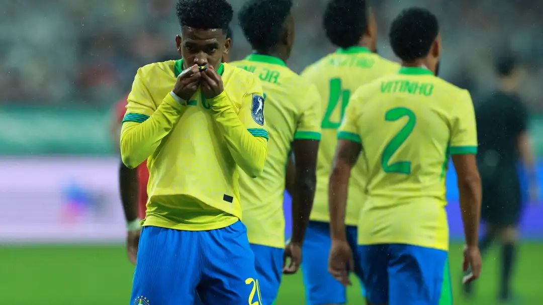 คาเซมิโรเตือนแฟนบอล “อย่ากดดันดาวรุ่ง”