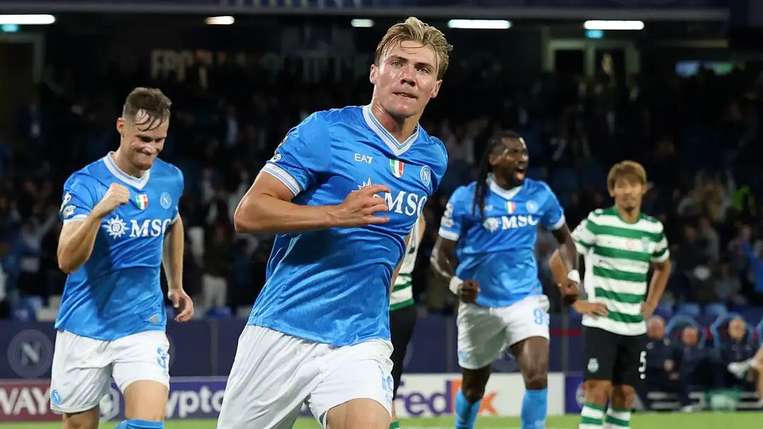 อิริคเซนดีใจเห็น ฮอยลุนด์ กลับมายิงประตูด้วยรอยยิ้ม