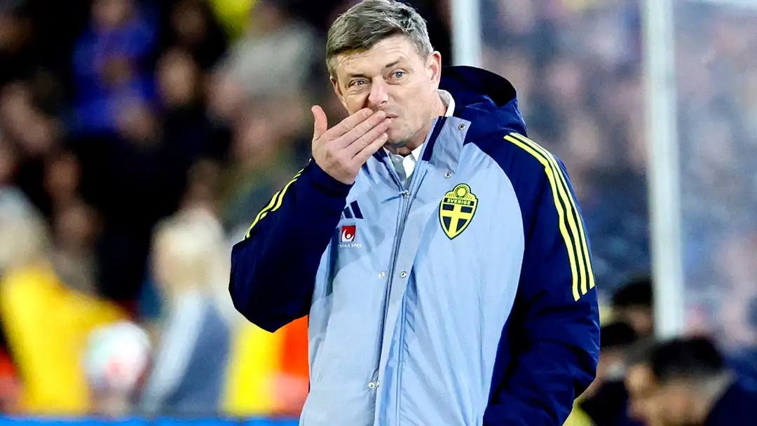 สวีเดนปลดโค้ชยกทีม