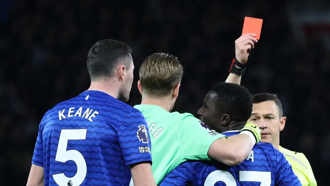 เกย์ขอโทษหลังฟิวส์ขาดตบเพื่อนร่วมทีมกลางเกม