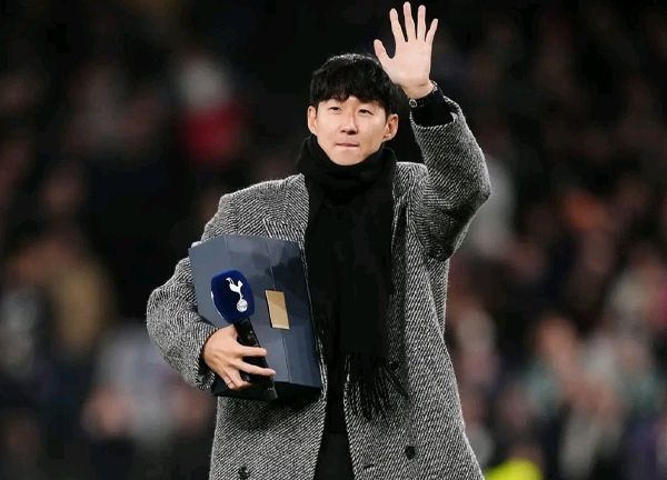 ‘ซน’ กล่าวอำลาแฟนไก่สสุดซาบซึ้ง