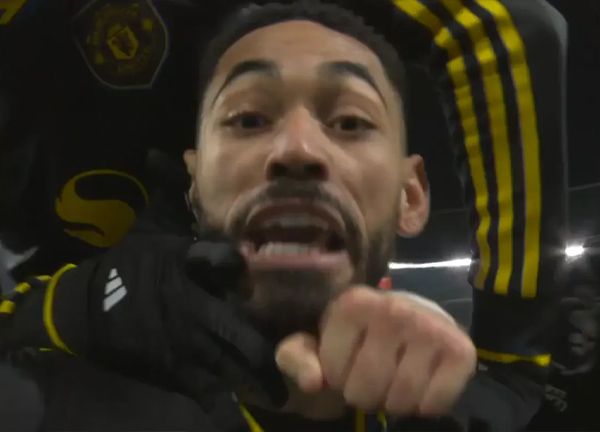 คุนญ่าอาจงานเข้า หลังระเบิดอารมณ์ใส่กล้องฉลองประตูชัย