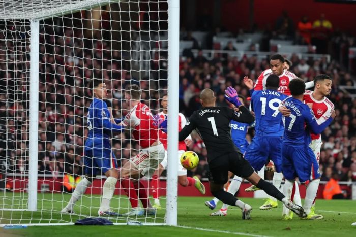 เนวิลล์จวกซานเชซ ทำพลาดแล้วยังโวยเปา