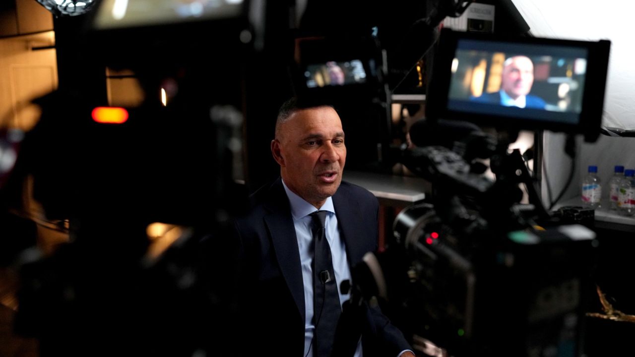 "บอลยุคนี้มันขยะชัดๆ!" รุด กุลลิท เดือดจัด! ประกาศเลิกดูฟุตบอล หลังเซ็งจัดเกมปืนเชือดสิงห์