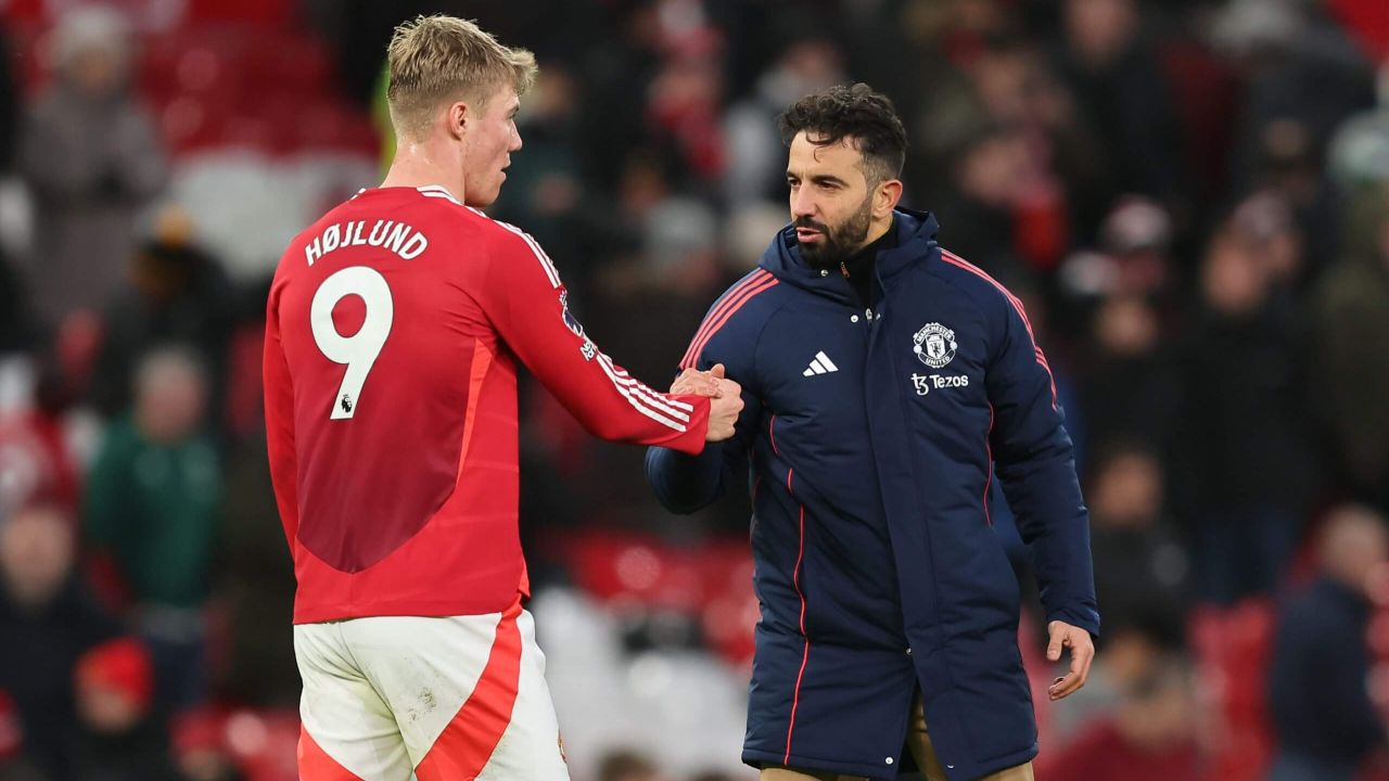 "ผมเหมือนคนไม่มีที่ยืน!" ฮอยลุนด์ แฉยับชีวิตท้ายเขื่อน 'ผีแดง'