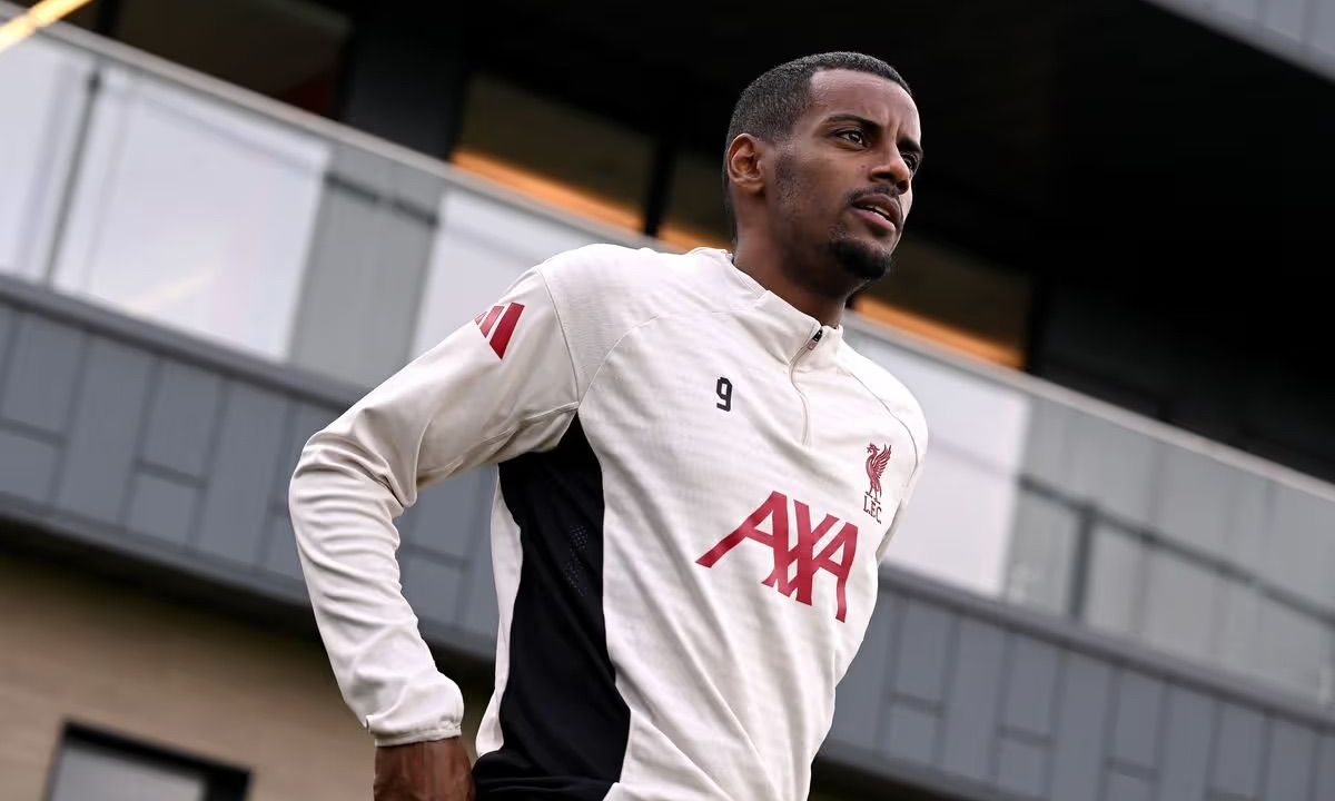 เวลคัมแบ็ค! 'อาร์เน่อ สล็อต' ยืนยัน 'อเล็กซานเดอร์ อีซัค' คืนสนามซ้อม