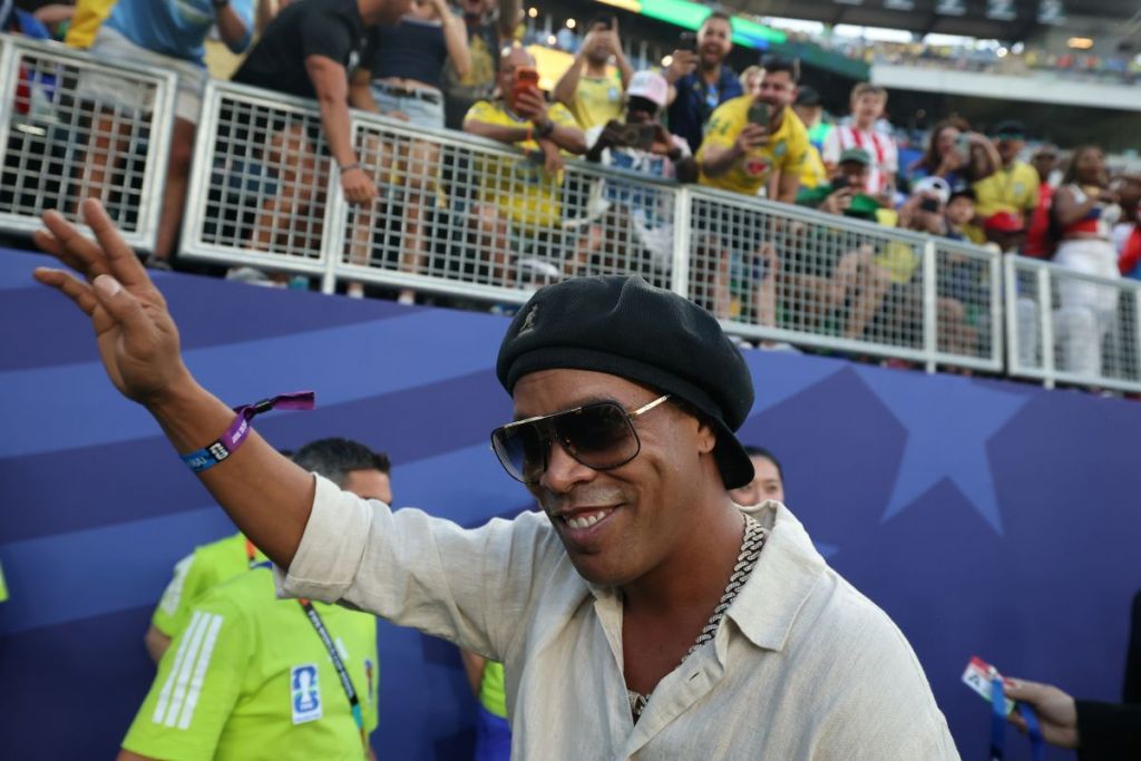 โรนัลดินโญ่คืนสนาม เซ็นร่วมทีมดังดิวิชันสาม