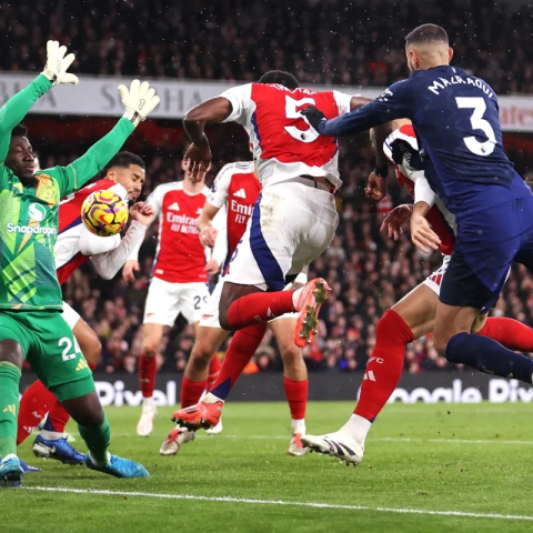 ไก่พุ่งนำ! เผยตารางพรีเมียร์ลีกแบบ “ไม่นับลูกตั้งเตะ” ปืนหล่นวูบอันดับ 5