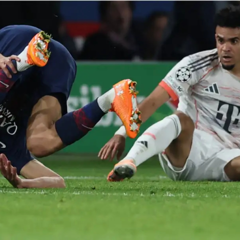 ดูวิเคราะห์ ดิอาซถูกแบน 3 นัด พลาดช่วยบาเยิร์นในศึกยุโรป