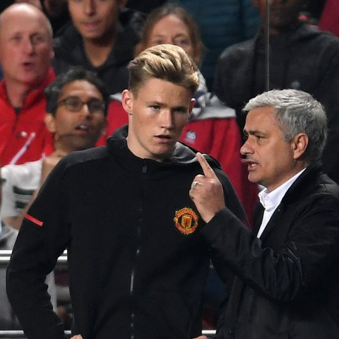 ดูวิเคราะห์ ‘น้ามู’ เปิดตัวดาวรุ่ง เบนฟิก้า ชี้คือ “นิวแม็คโทมิเนย์” หลังเกมเชือดนาโปลี 2-0