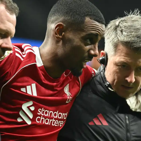 ดูวิเคราะห์ หงส์ยืนยัน อิซัค ผ่าตัดแล้ว พักยาวหลายเดือน