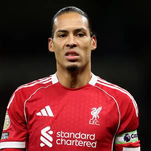 ดูวิเคราะห์ ฟาน ไดค์รับตรง ลูกตั้งเตะยังเป็นแผลใหญ่ของหงส์แดง