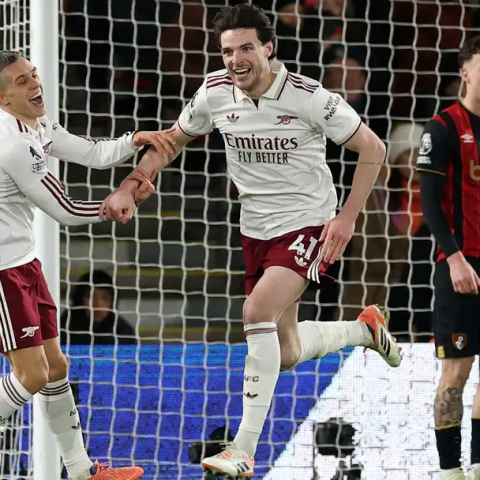 ดูวิเคราะห์ อาร์เตต้า ยก ‘ไรซ์’ ขึ้นชั้นมิดฟิลด์ระดับโลก