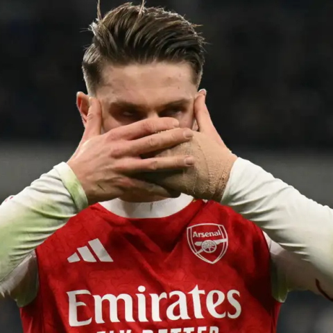 ดูวิเคราะห์ เรดแนปป์ชี้จุดอึดอัด เกมรุกปืนใหญ่ยังไม่ส่งเสริมกองหน้า