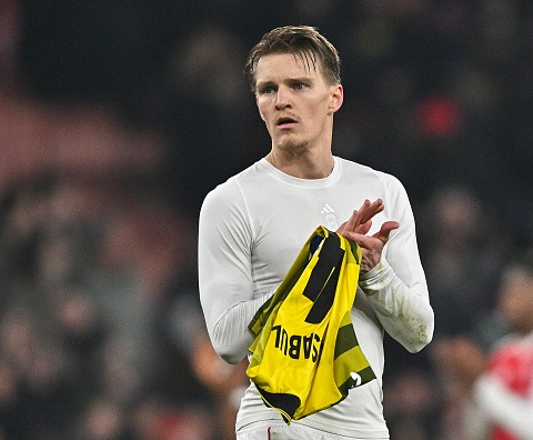 ดูวิเคราะห์ สโคลส์ชี้ โอเดการ์ดกำลังฉุดเกมรุกปืน