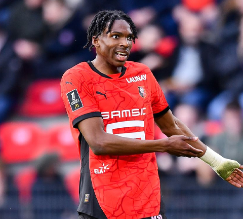 ดูวิเคราะห์ หงส์คว้ากองหลังดาวรุ่งร่วมทีม รอเปิดตัวช่วงกลางปี