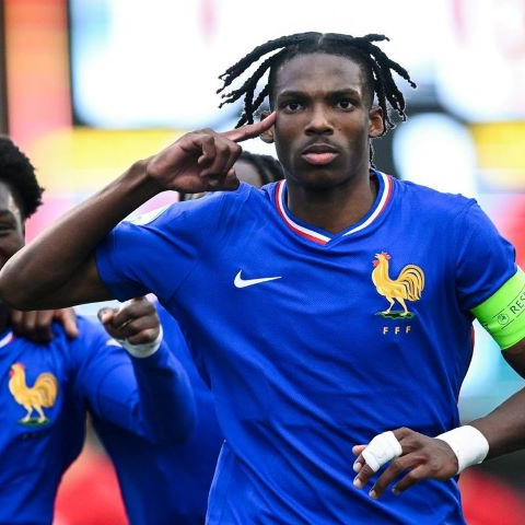 ดูวิเคราะห์ ผีแย่งไม่สำเร็จ! แนวรับดาวรุ่งตัดสินใจซบหงส์