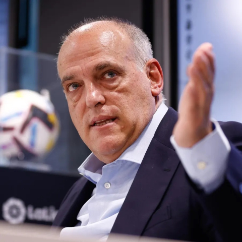 ดูวิเคราะห์ แซะแรงถึงถิ่น! 'เตบาส' จวกพรีเมียร์ลีกเสียชื่อ จัดการ 'คดี 115 ข้อหา' สุดเหลื่อมล้ำ