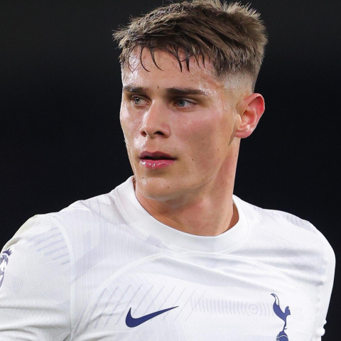 ดูวิเคราะห์ "เร็วแต่ไร้กึ๋น!" ซอนเดอร์สเตือน 'ลิเวอร์พูล' คิดให้หนักก่อนสอย 'ฟาน เดอ เฟน'