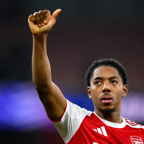 ดูวิเคราะห์ อดีตแข้งปืนเชียร์ ทีมปล่อยลูอิสซบผี