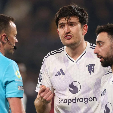 แมกไกวร์แบน1นัด เหตุประพฤติไม่เหมาะสม