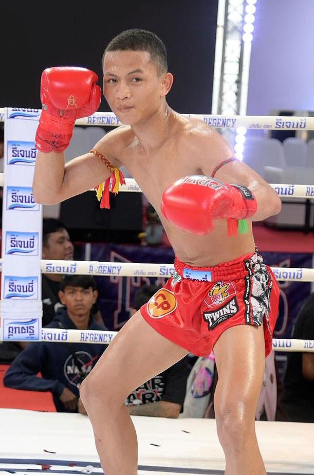 นิเชาว์